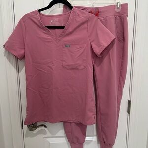 Figs Pink Zamora Jogger Scrub Set